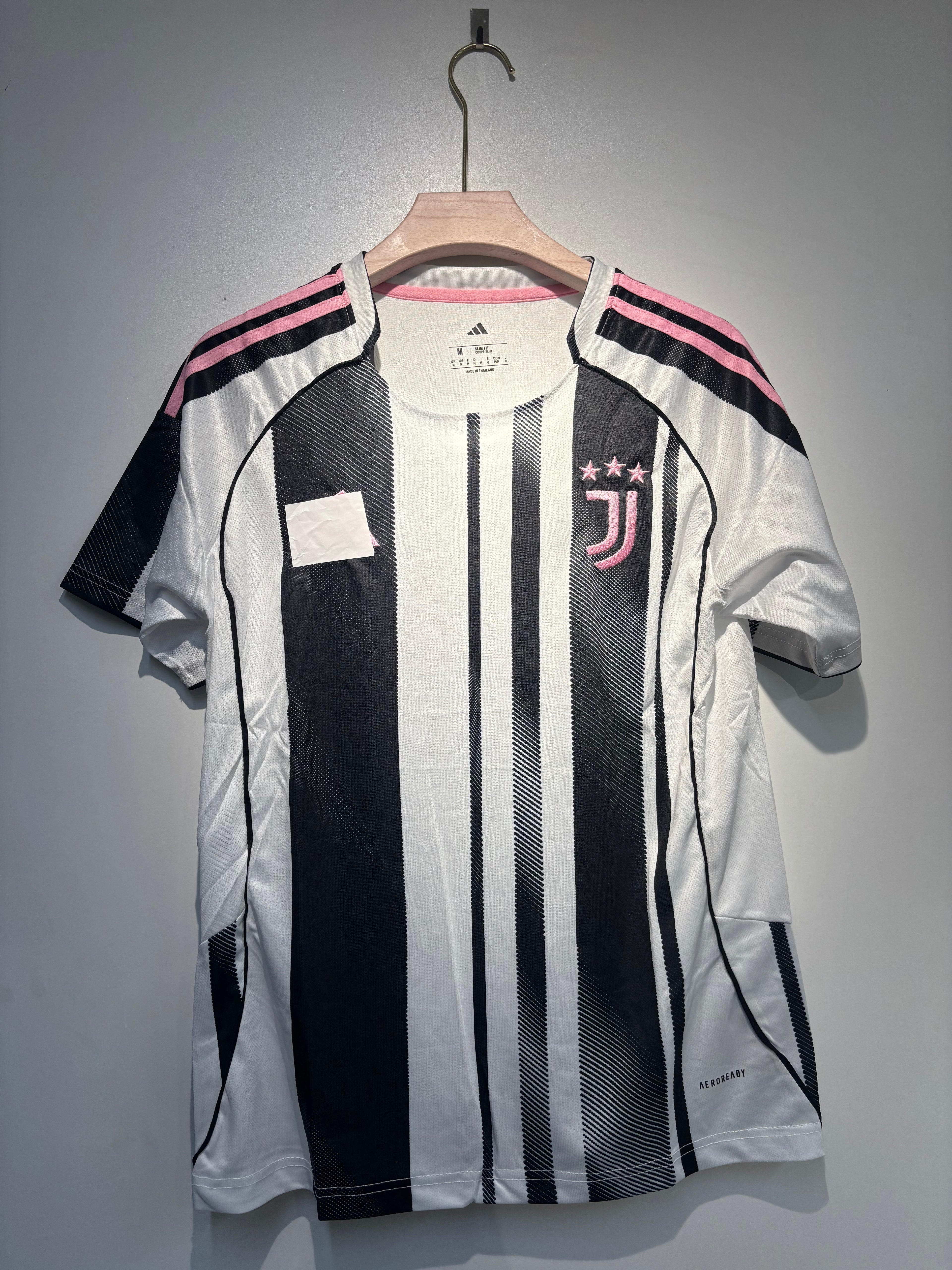 JUVENTES 2025-26 HOME KIT