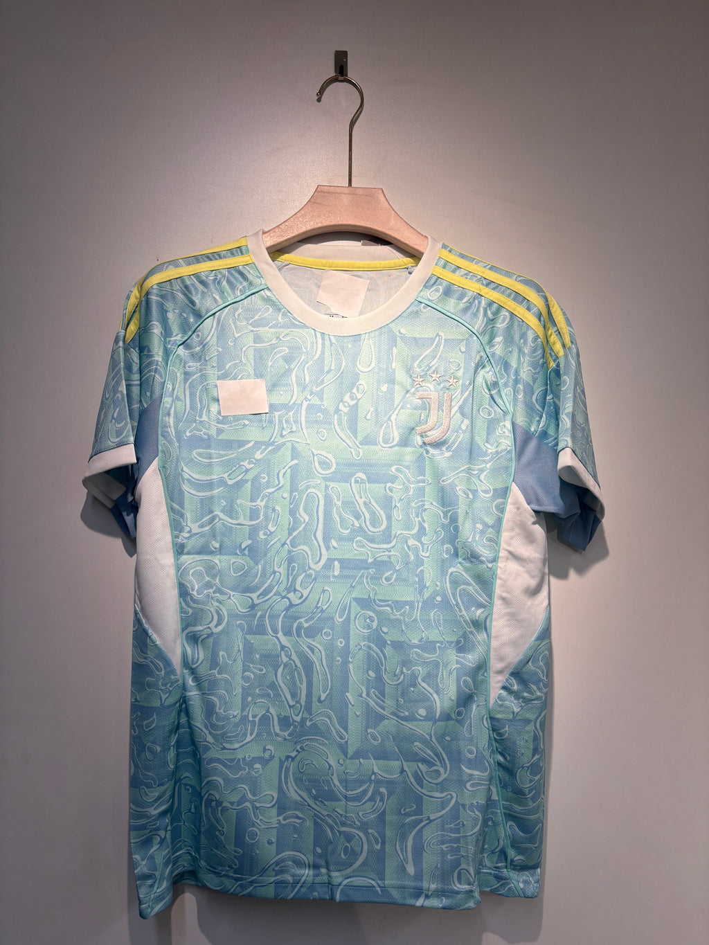 JUVENTES AWAY 2025-26 SEASON KIT