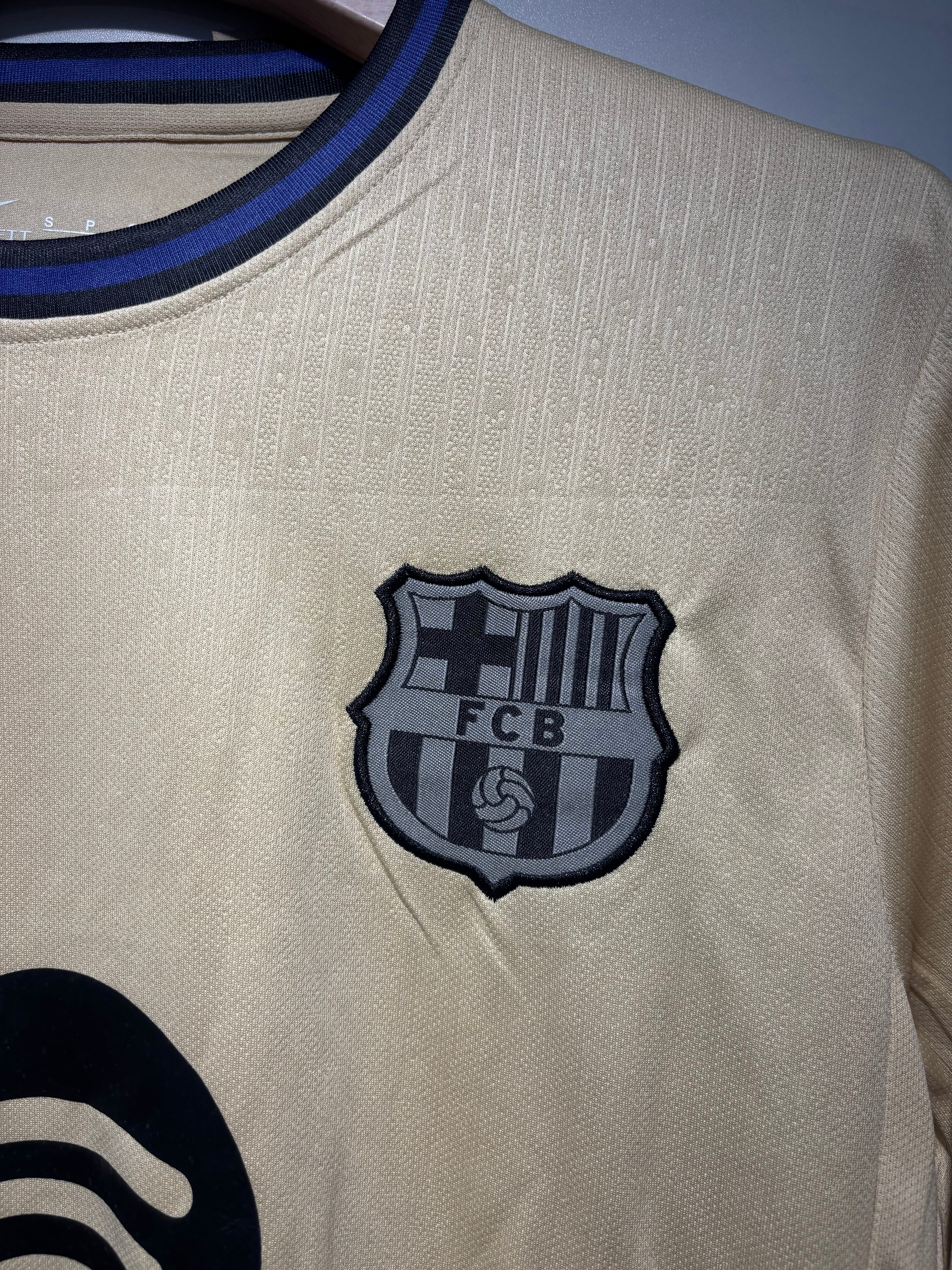 FC BARCELONA 2025-26 AWAY KIT