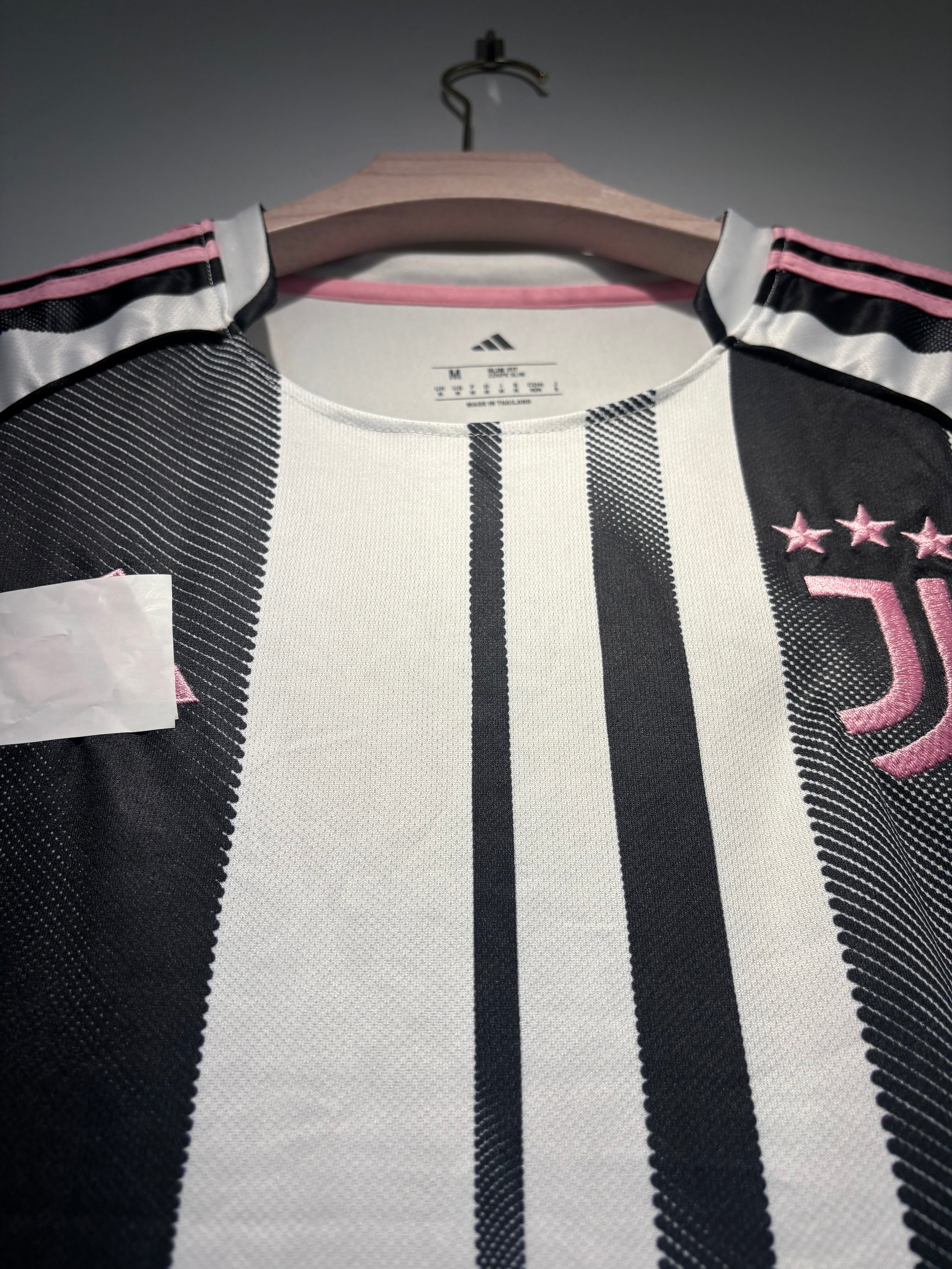 JUVENTES 2025-26 HOME KIT
